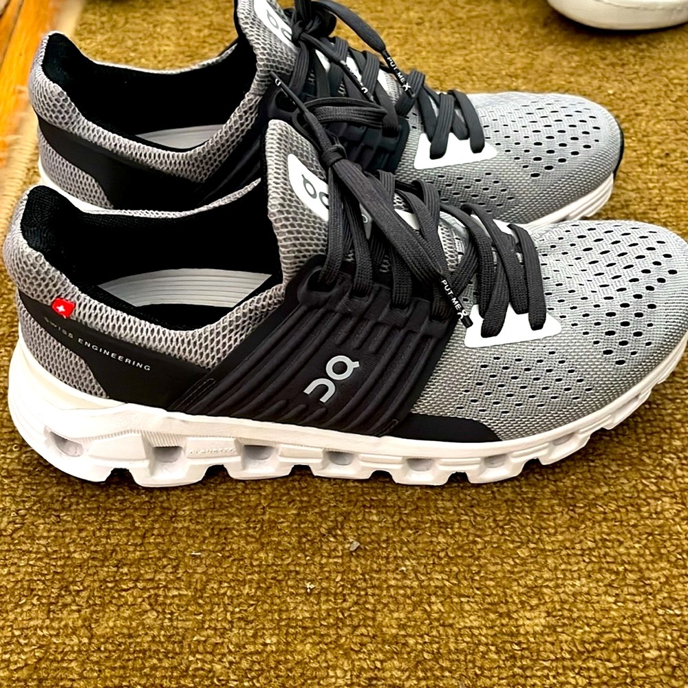 Cloudswift - On Cloud running size 6 US, EU 37. Like New